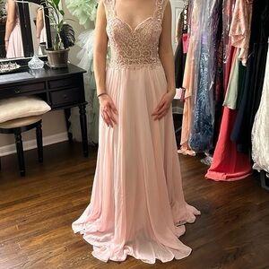 Elegant White by Soiéblu Pink Sweetheart Princess Style Holiday Formal Dress L